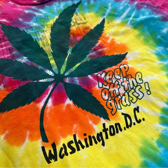 Tie dye keep off the grass t shirt size XL - Picture 3 of 4